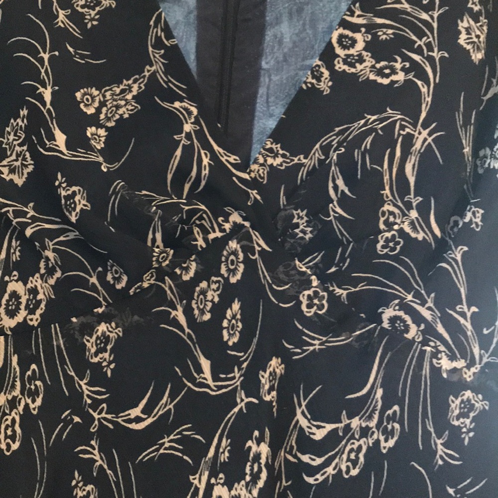 Chaps 10 Lined Flowy, Floral Navy Dress
